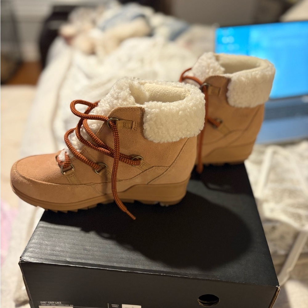 Sorel Tawny Buff Cozy Lace Boots